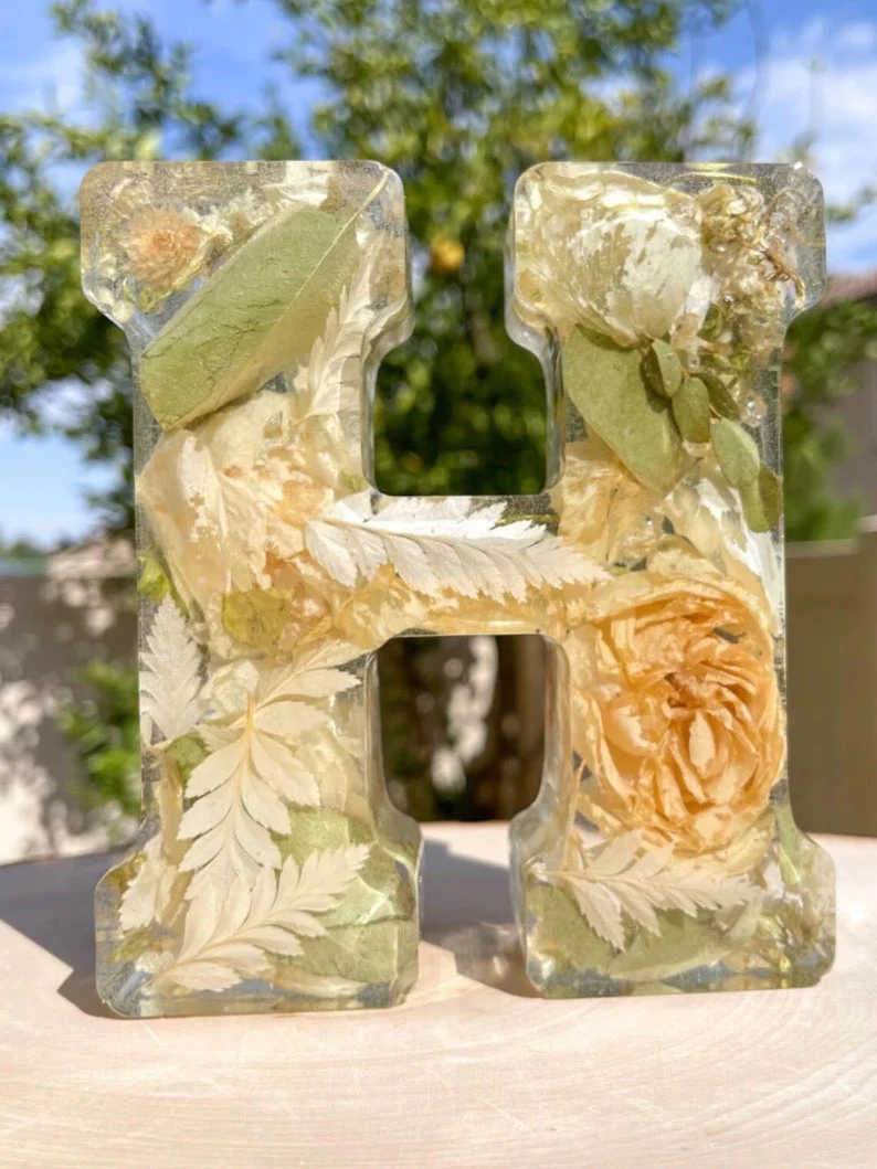 Handmade Floral Resin Night Light ~ Bring artistic light to your home effortlessly. - Image 8